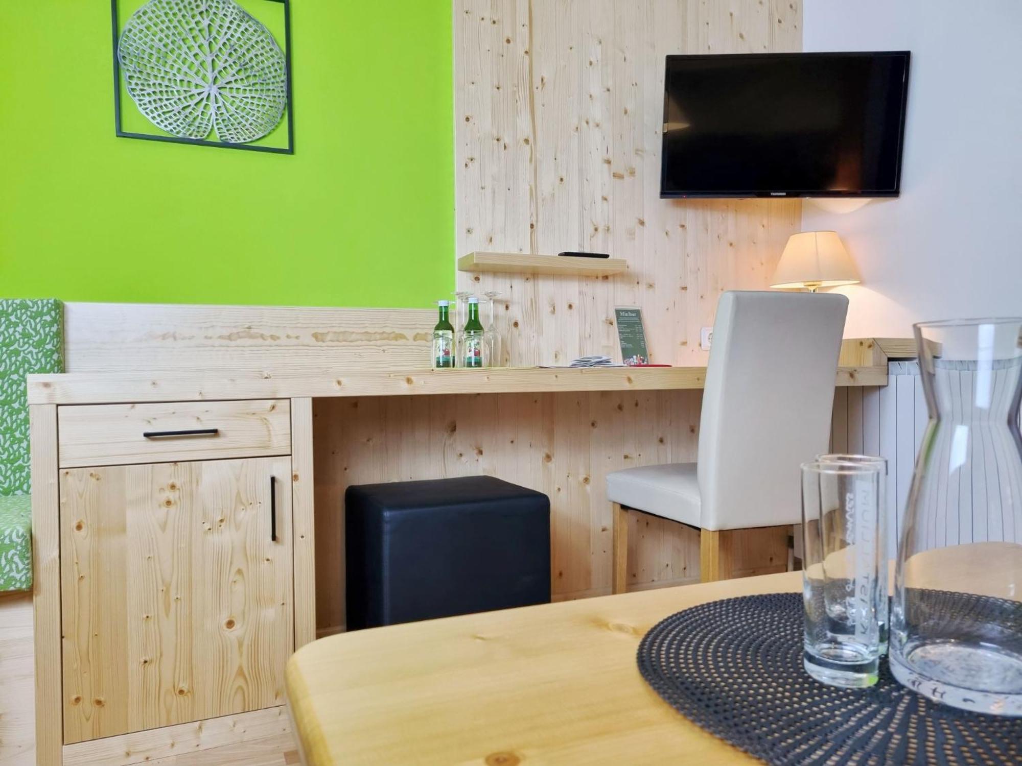 Cafe-Pension Kristall Hirschenwies Экстерьер фото